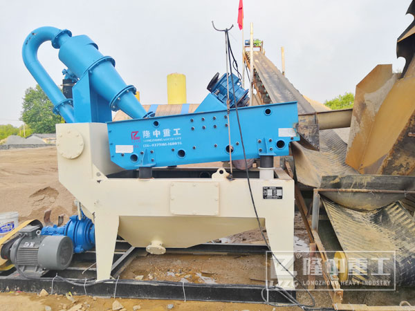 礦石細沙回收機型號多產量高，是制砂生產線中不可缺的